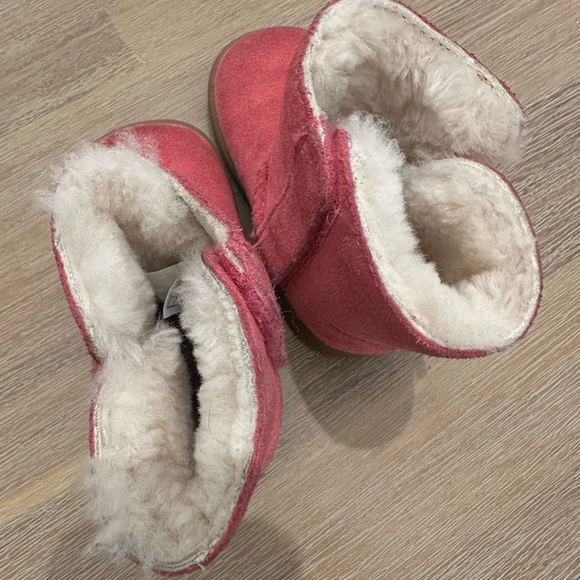 UGG | Baby Boots | 4/5 - Picture 6 of 7